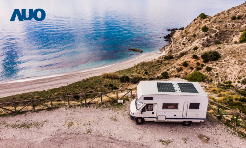 「可撓輕量化太陽光電板SunCurva」使用輕量特殊耐候型複合板取代傳統太陽能板的玻璃前板，不僅降低70%重量，每米平方僅3Kg；具有抗衝擊性能及通過電磁相容性測試，可應用於交通運輸工具，如露營車、遊艇等